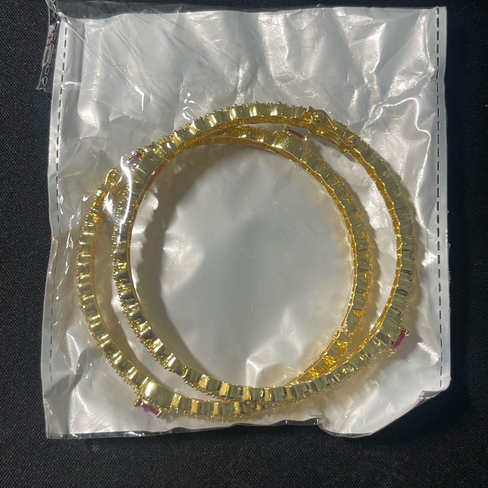 Gold bangles - Picture 5 of 7